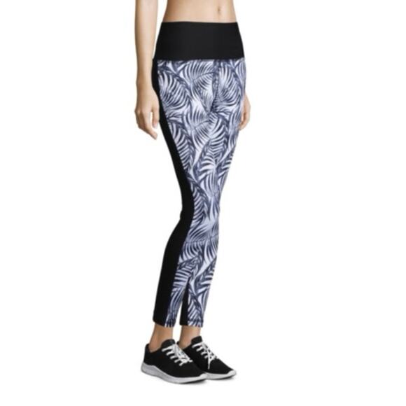 Xersion High Rise 7/8 Print Block Leggings Renata Black Petite XL - Picture 1 of 6